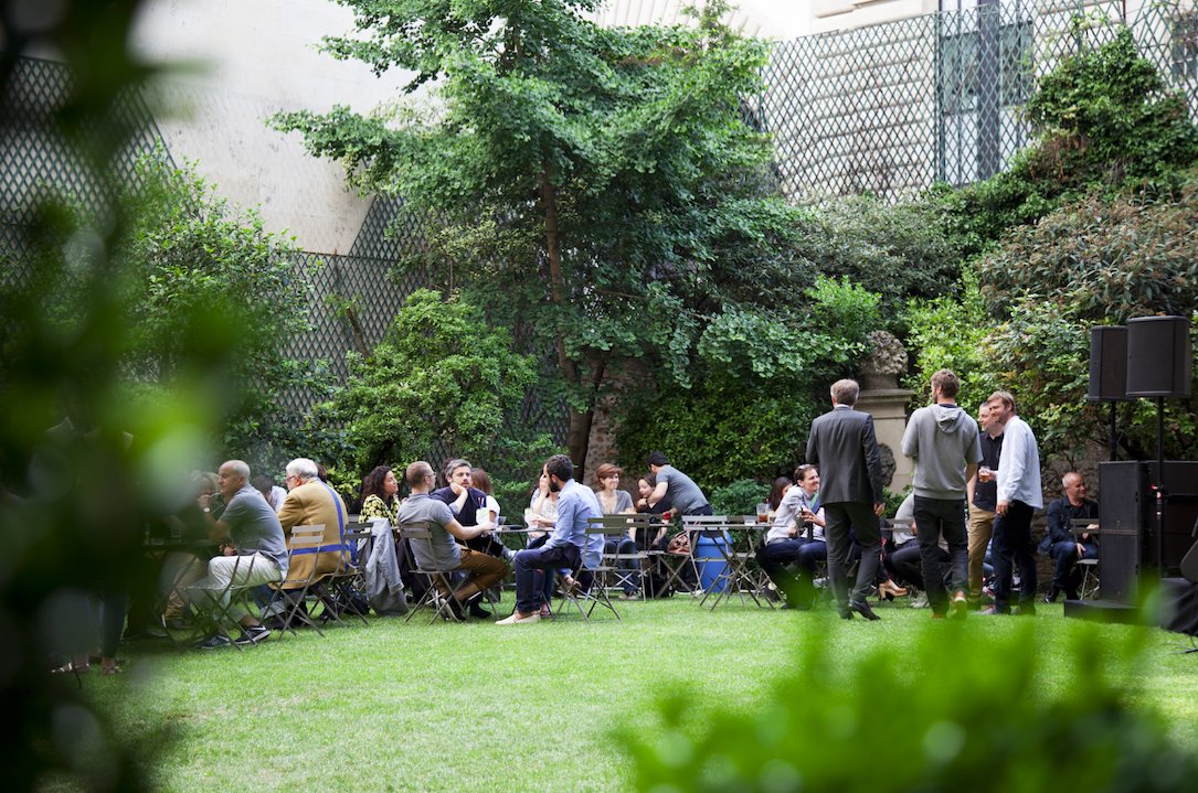 FranceToday's tweet photo. Check out  #Summerhouse the new hotspot in #Paris presented by @Mona_Bismarck https://t.co/fM5HWZBV8D #culture @summerhouse75 https://t.co/HlawWO5aPk
