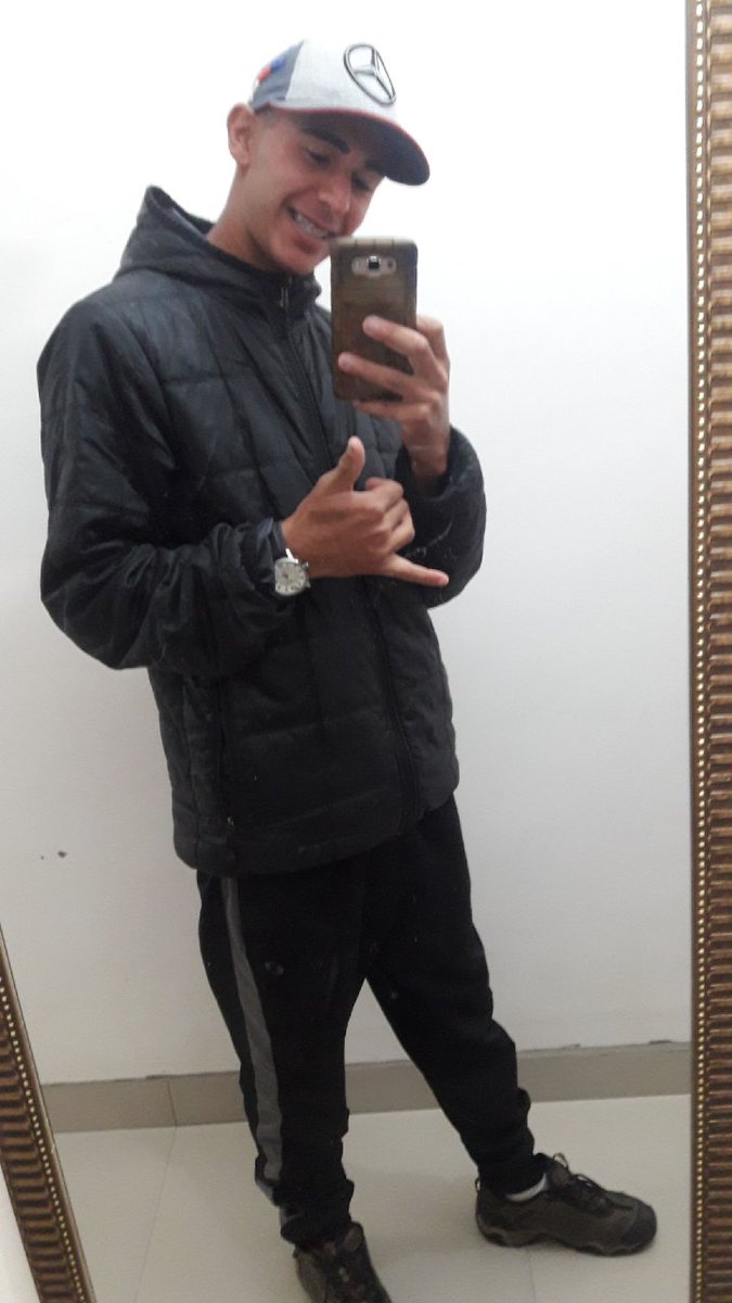 _chriistiand's tweet photo. Quem tá é eu , noiss é muita gnt!!$ 🎭🔛 #iboaaa 🎯 https://t.co/pFq6lFU1yz