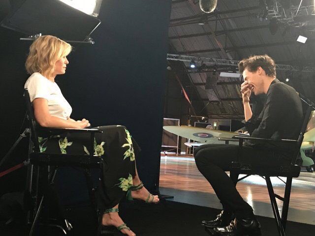 1D_24hNews's tweet photo. Pics of the behind the scenes of an interview with Harry!!!

#HarryStyles #Harry #Styles #Dunkirk #DunkirkMovie #HarryInDunkirk https://t.co/OpTMUnVNLw