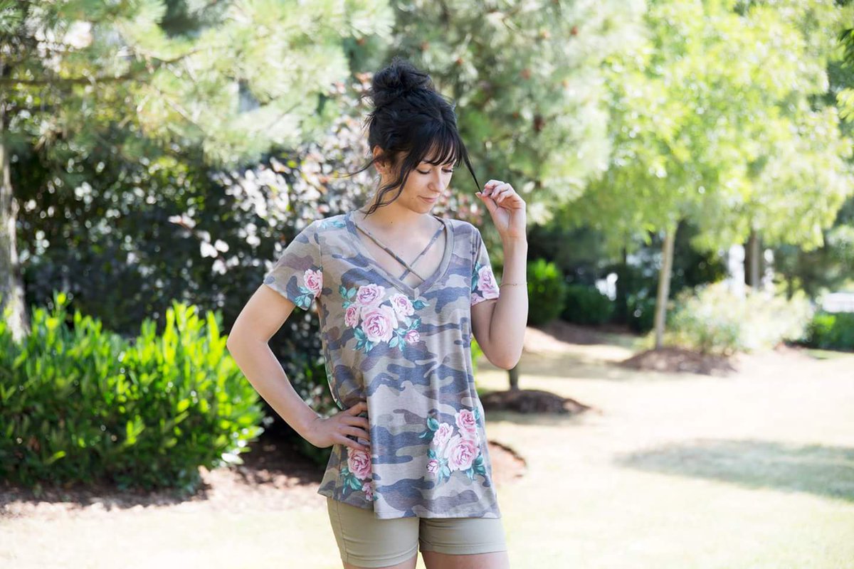 loveSIstyle's tweet photo. This beauty of a top is available online https://t.co/EnU1wlOVQ3 #shoplocal
#camouflagemadepretty
#onlineboutique #camolover #notbrownings https://t.co/MnDyGpo3MO