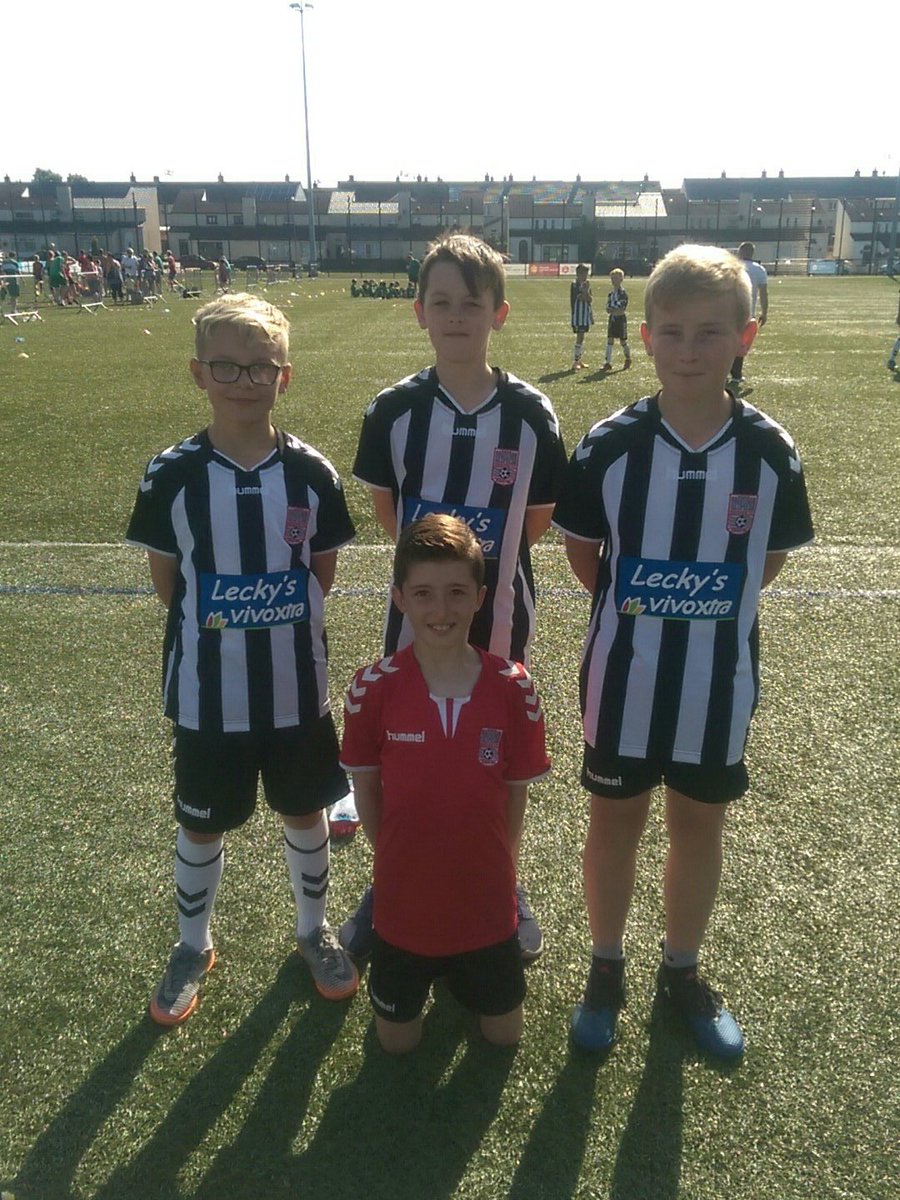 thannan80's tweet photo. Dergview U12  getting ready for their 2nd game https://t.co/UfU1CrdSWj