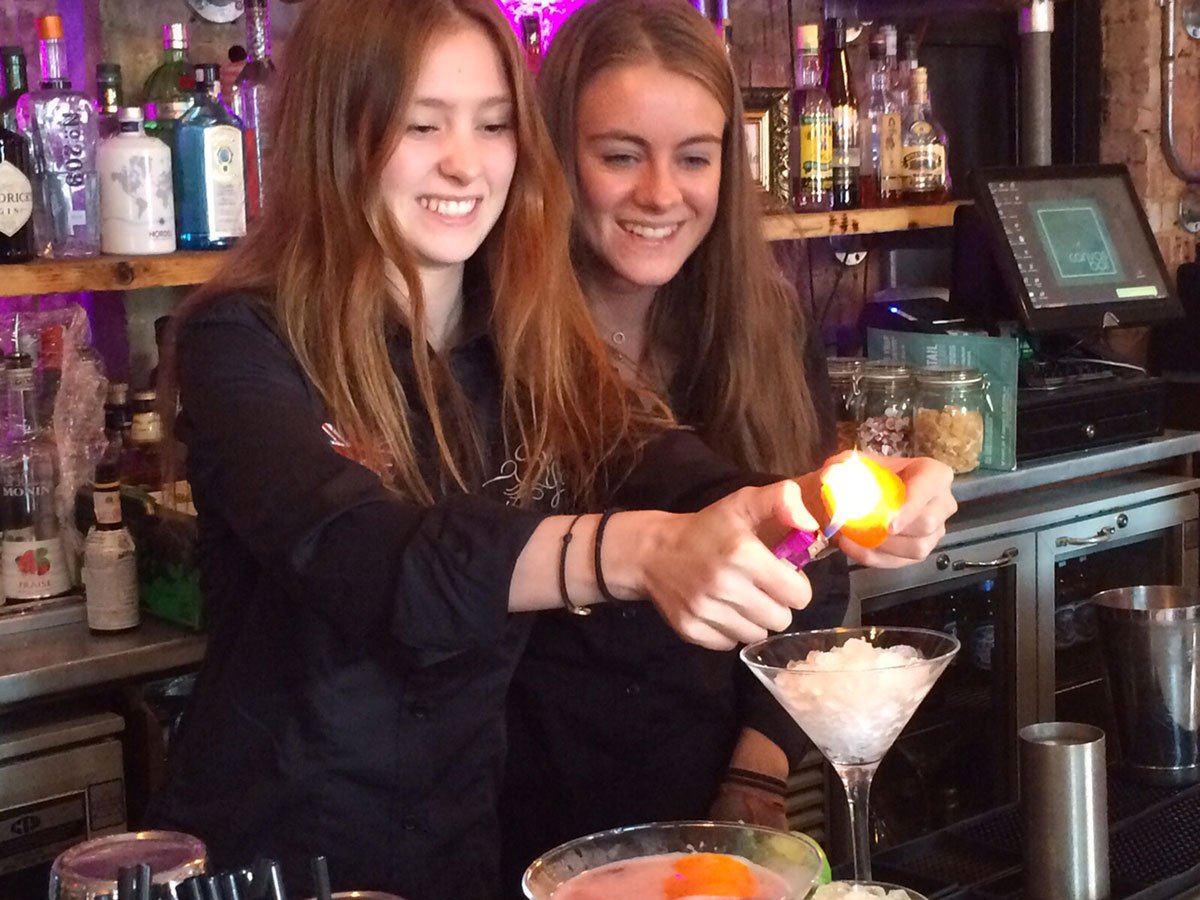 TheSpiritLab's tweet image. There is no better time to join Spirit Lab London, watch here: ow.ly/dlmG30dHSvM #love #bartender #cocktail #instagood #london