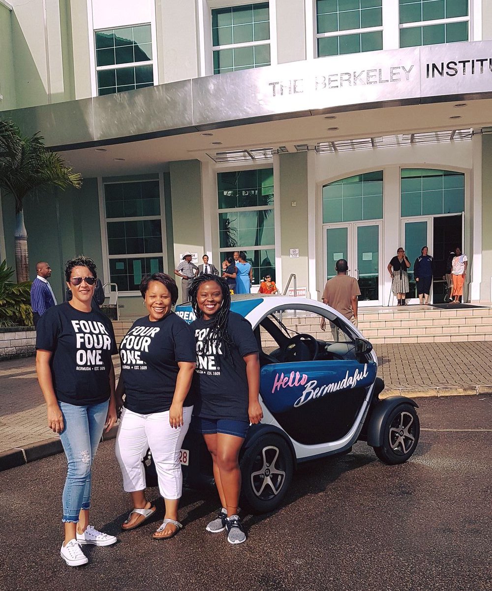 touristtuesday's tweet photo. Arrived at the first polling station!
#Constituency17 #PembrokeCentral
#BermudaElection2017
#BdaVotes2017
#FeelingTwizzy
#TouristTuesdayBda https://t.co/h5Kkj3BnO9