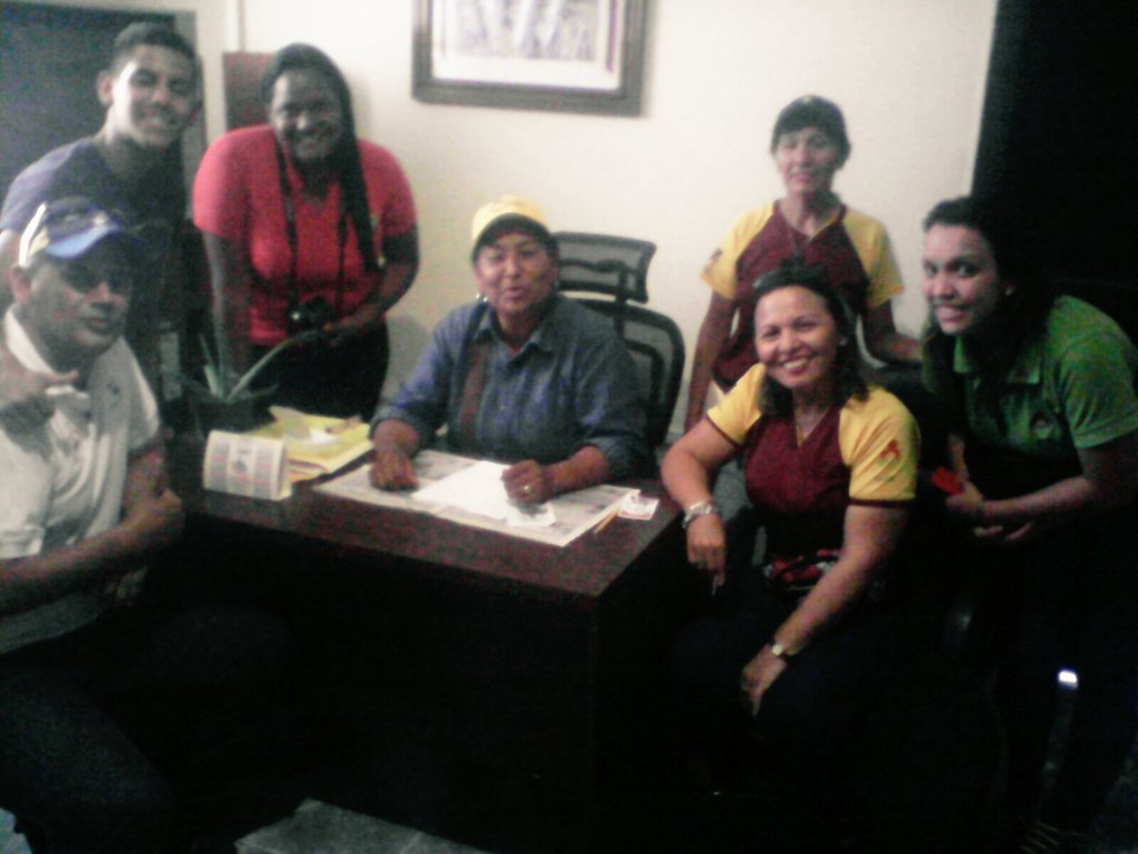 yaritzadelta's tweet photo. Mesa de trabajo con Reinaldo Gomez Director de Linea  del INN de sede central https://t.co/acHU9LMaib
