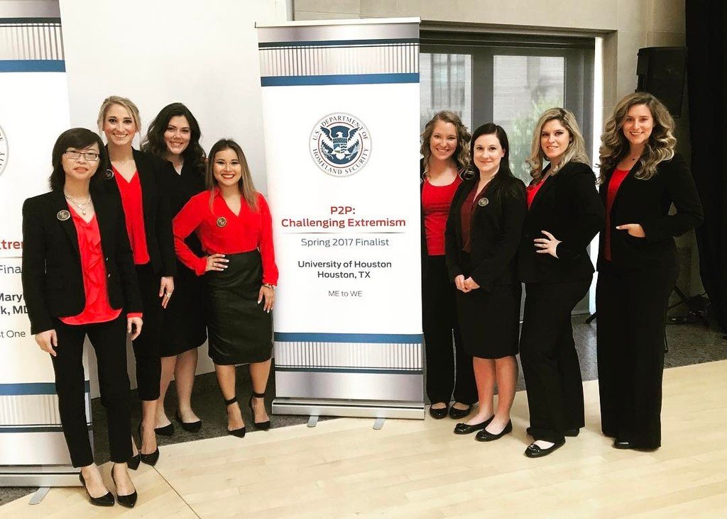 Hartonmysleeve1's tweet photo. Feeling like fierce women here in D.C! We never would've dreamed a class project would bring us here. Wish us luck… https://t.co/Atq85QhlWt https://t.co/RYUSBF1UcP