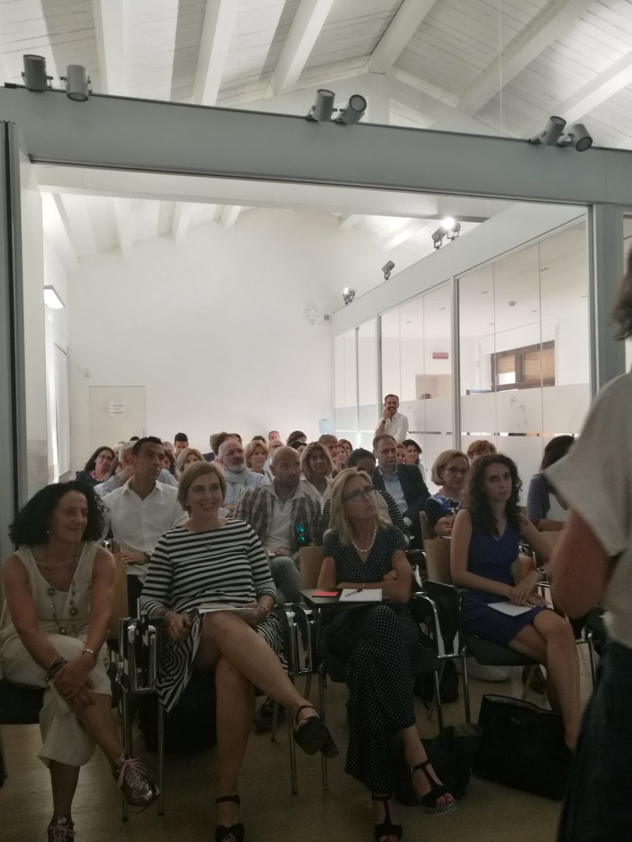 cecile_renault's tweet photo. Passiamo al TedTalk di Riccarda Zezza  #mixcityitaly per creare consapevolezza #diversita&amp;leadership #mixcitysummer https://t.co/W08fnuO8en