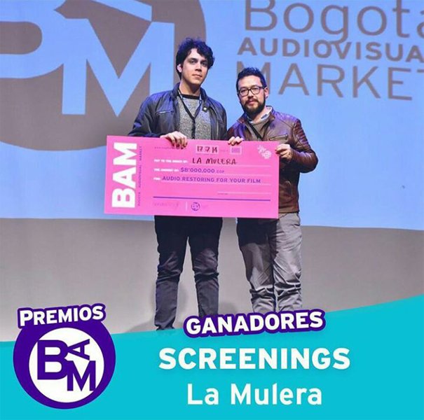 Daniel Najar Garcés director de <a href="/SonataFilms/">Sonata Films Sas</a> entregando el premio al largometraje "La Mulera"  de la sección #WorkInProgress del <a href="/BAM_Bogota/">Bogotá Audiovisual Market</a>
