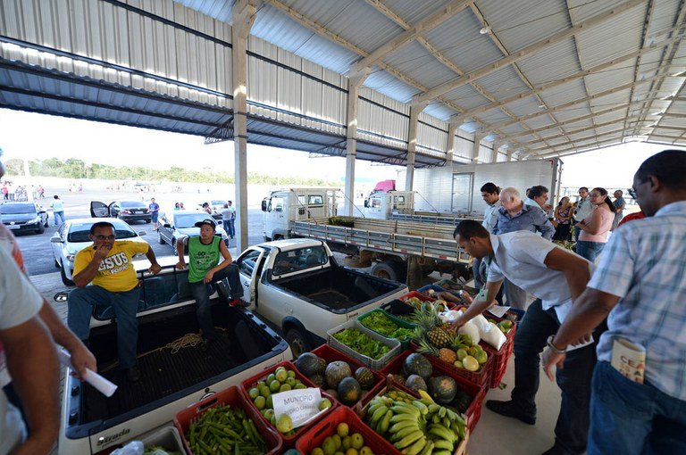 AgoraCidadania's tweet photo. Preços de #frutas e #hortaliças ficam mais baratos nas #Ceasas. Confira: https://t.co/tmeeqh9Exg @Conab_Oficial https://t.co/YRw6l09P2z