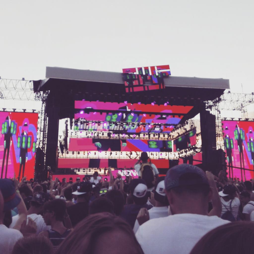 iamluucie's tweet image. ELECTROBEACH 2017 #EMF2017