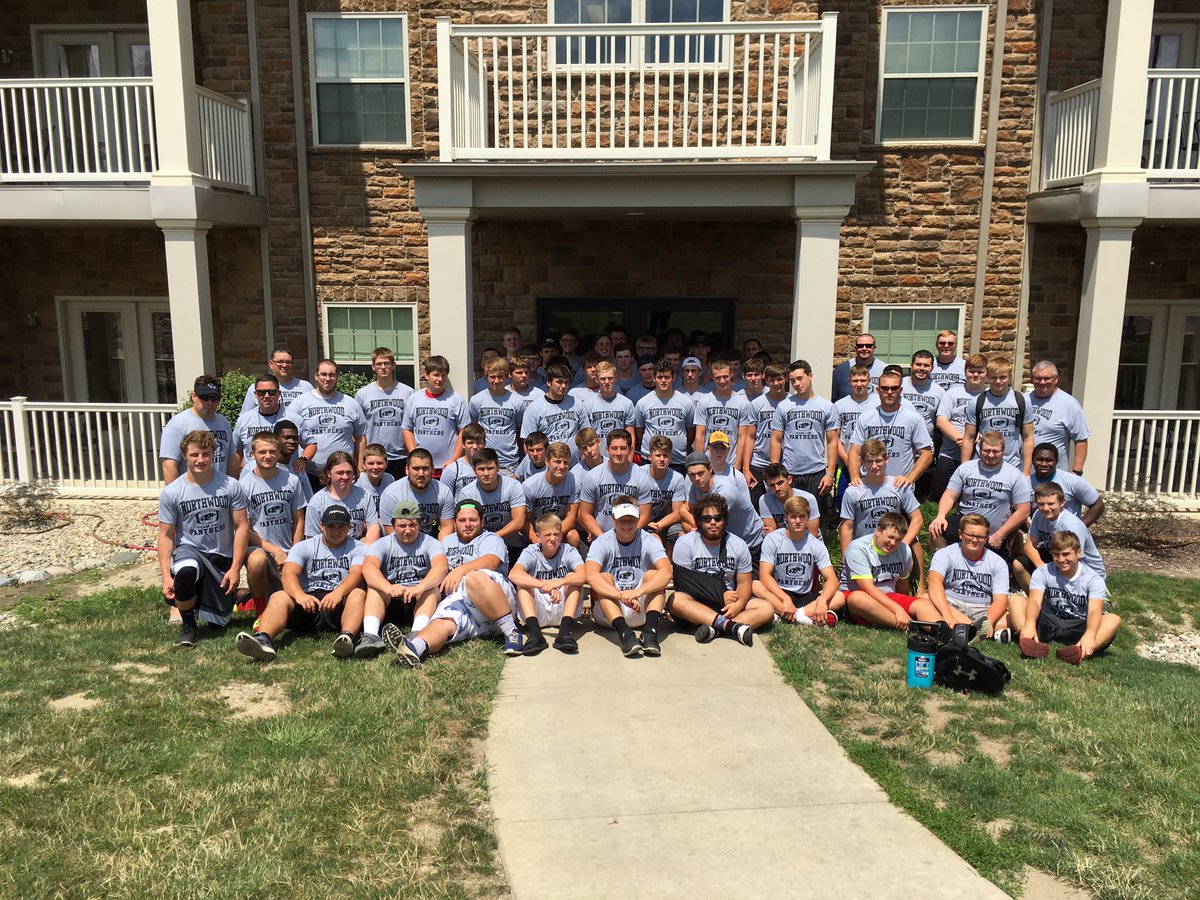 NWHS_Football's tweet photo. Team Camp 2017 is in the books #Team49 #HelpTheBear https://t.co/OAbDnbCBgz