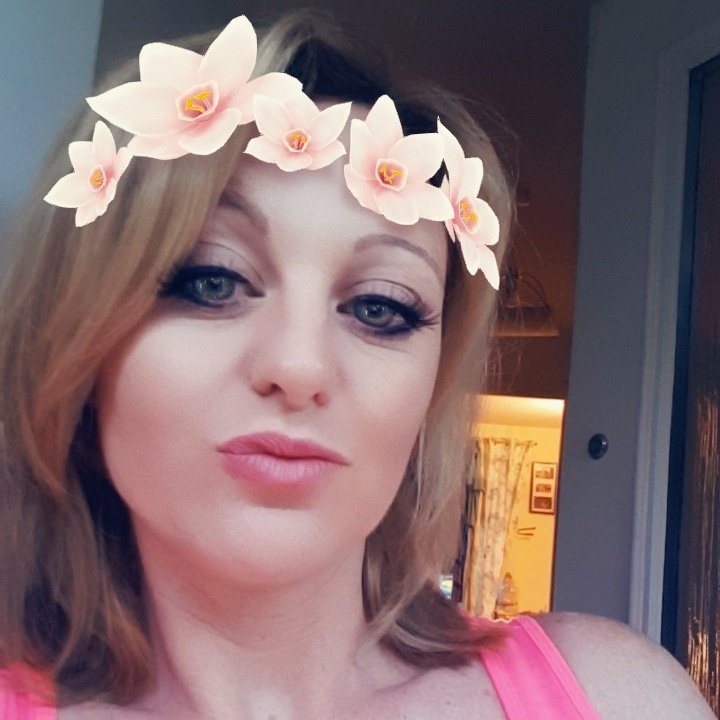 sozpink's tweet photo. #NewProfilePic https://t.co/68qLlM038Q