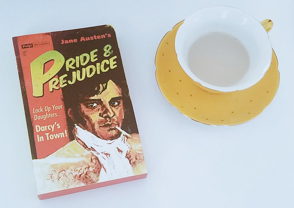 lululibrarian's tweet image. Happy birthday, Jane! This #PulptheClassics edition by @OldcastleBooks has the best cover ever of P&amp;amp;P. #lockupyourdaughters #janeausten200