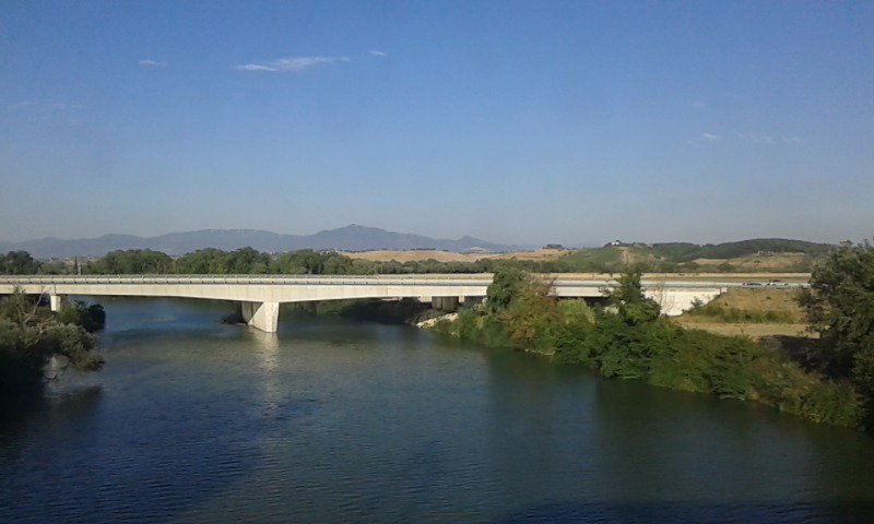 Elegant highway viaduct in Italy (near Rome). @TheHappyPontist  d u like it? #Bridges #Tevere  #Italy