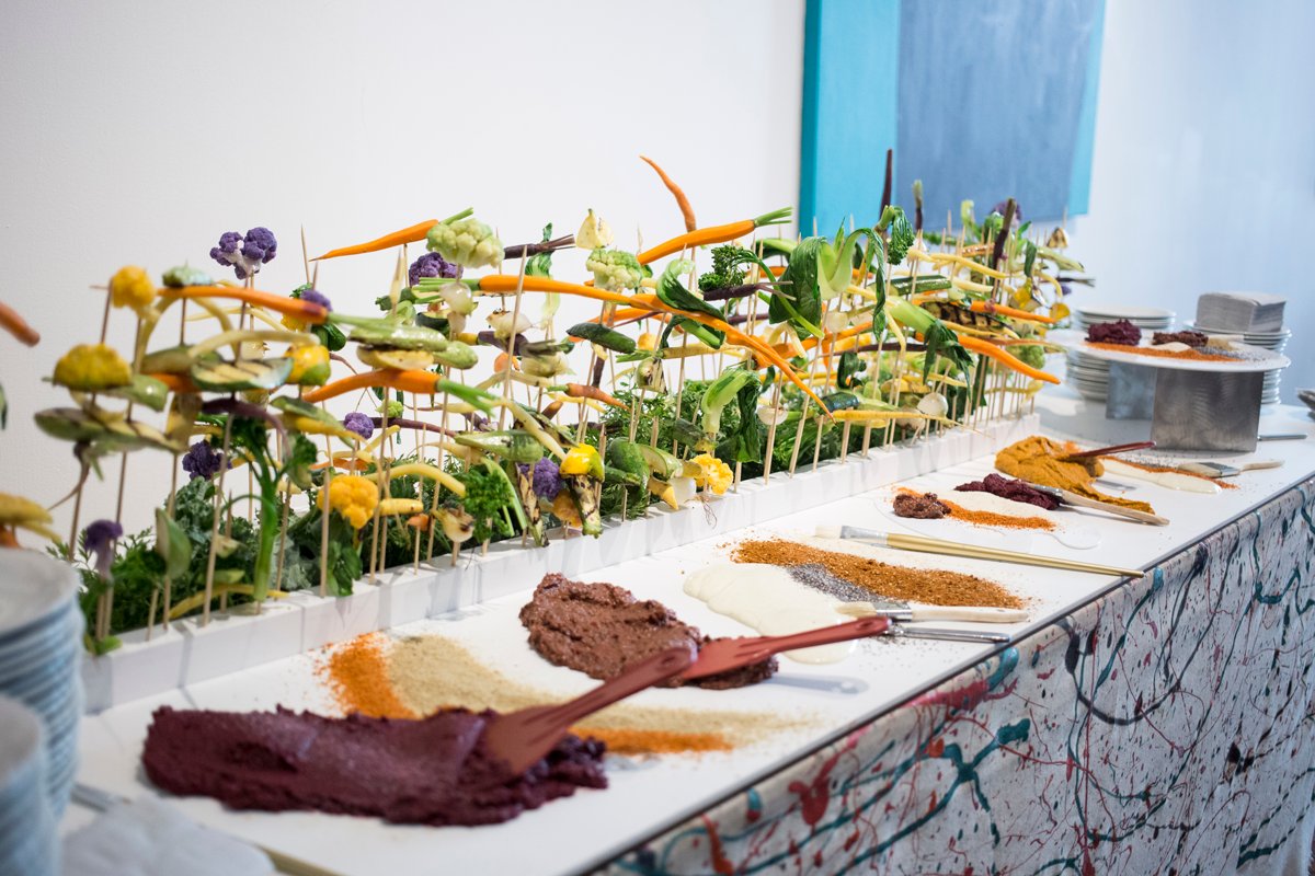 MybleuEvents's tweet image. The @randall_gallery perfectly complemented our works of #edibleart at last night's @WeddingWire networking event: bit.ly/2vf7AM5