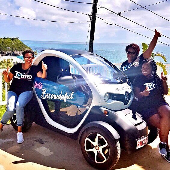 touristtuesday's tweet photo. #ThreeVotes
#ThreeBeauties
...and a #Twizy!

#CivicDutyExercised 
#BermudaElection2017
#BdaVotes2017
#TouristTuesdayBda
#Bermuda https://t.co/R14ycywyFC