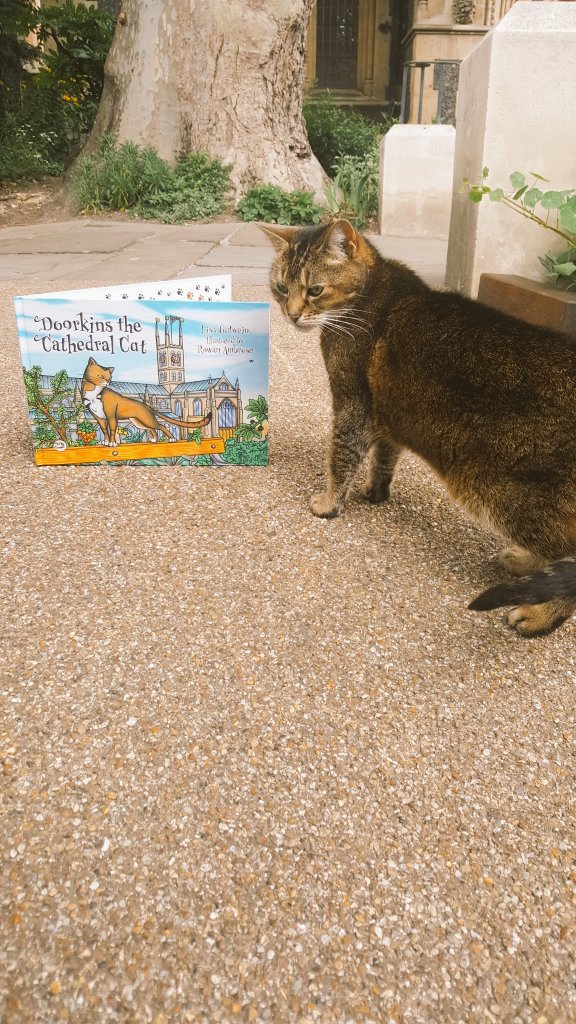 All are very welcome to join me <a href="/LisaGutwein1/">Lisa Gutwein</a> <a href="/Rose_Ideas/">Rowan Wilson</a> at 12.30pm on Sunday 20 August for my book launched by <a href="/JKPBooks/">JKP Books</a> in <a href="/ChurchyardSC/">Southwark Churchyard</a>