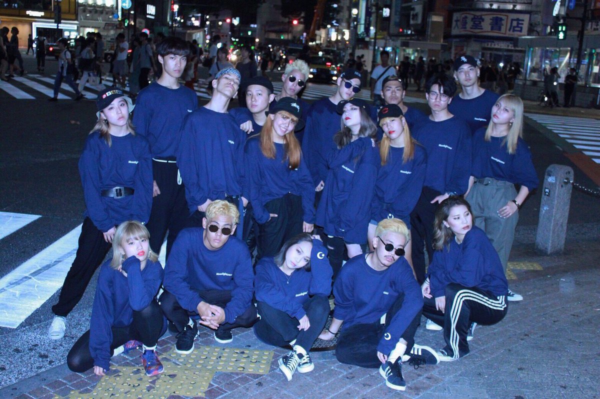 moonlightcrew16's tweet photo. ・・・
🌙Moonlight crew full member
📸:@48Uri 
#moonlightcrew#full#member#dance#airtist#photo https://t.co/JsvX4cgsgR