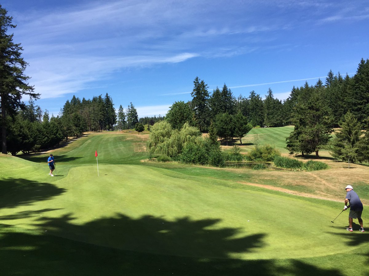 superjhooper's tweet photo. Happy to sponsor today's #VIGSA meeting and Dave Creamer Memorial Golf Tourney @SaltspringGolf. An absolutely perfect day! @PlantHealthDiv https://t.co/aV9uzyGzji
