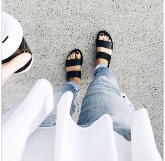 On the way to get online ,see you ,kisses😘😘😘😘 https://t.co/PaujTbU4dC