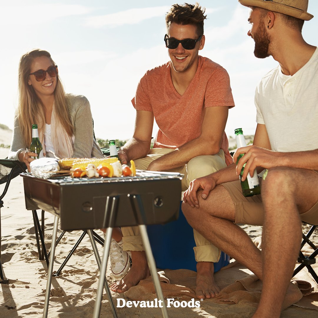 DevaultFoods's tweet photo. THE Perfect Trifecta...Beach, Beers and Burgers! #GetGrillin #Burger #Beach #Summer #DefinitelyDevault https://t.co/iB0GRHNE8V