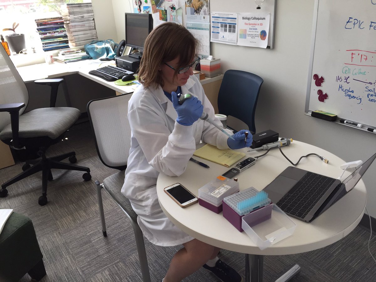 Professor_Tong's tweet photo. .@earlham1847 Prof Emi Smith @DrEmiSmith #sequencing lambdaphage #genome right there on her desk. #wholenewworld #miniION https://t.co/Qgf5depxBP