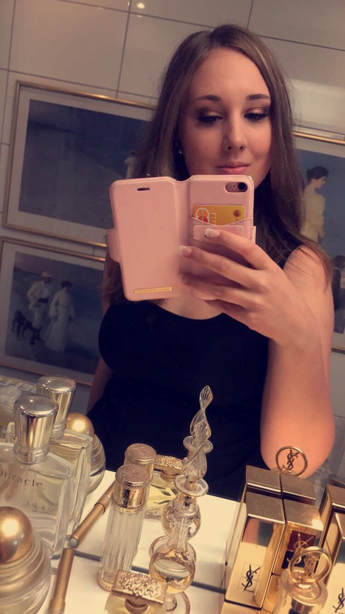 amanaaadaaa's tweet photo. Ikväll blir det paaaaaarteeeyy 🎉🎉 https://t.co/xgB8xDQEjX