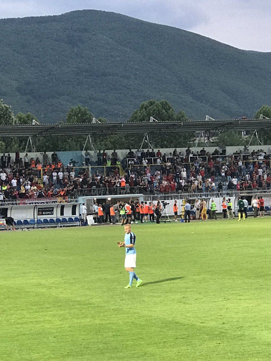 Era jävla hundar <a href="/Malmo_FF/">Malmö FF</a> , att ni inte ens tar er tid och komma bort tills oss! Dra åt helvete! En står hos oss, en! EN!