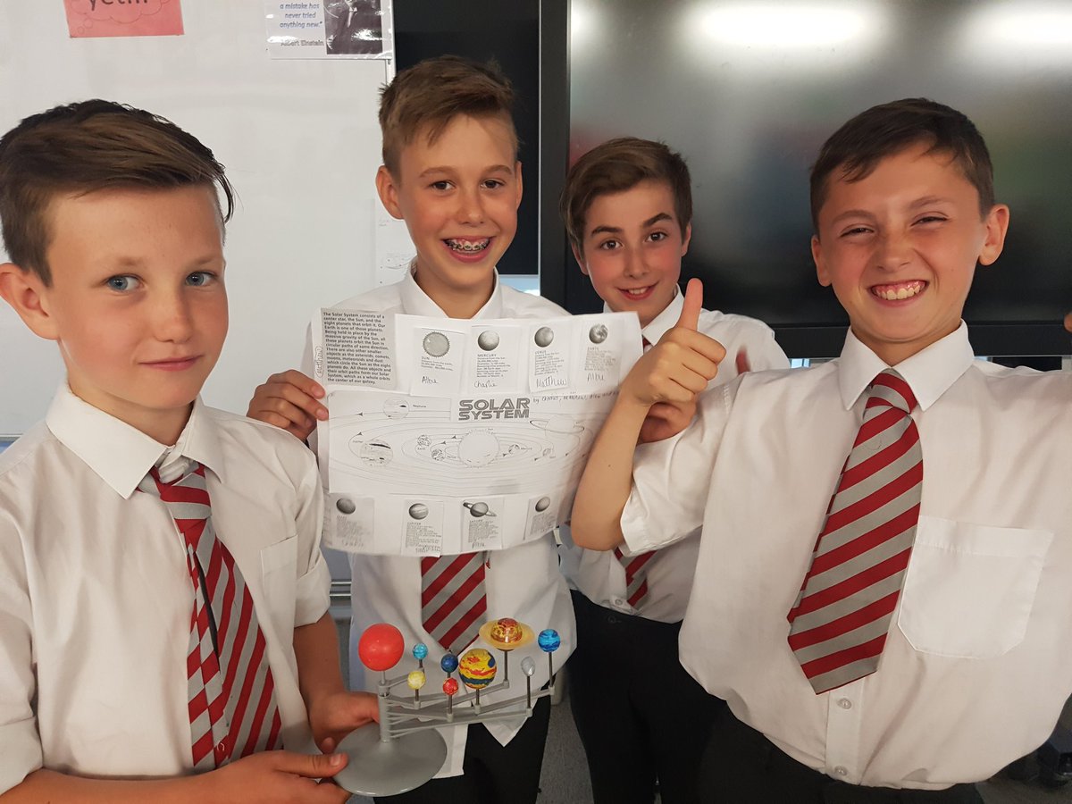 srrcc_science's tweet photo. Informative and creative space presentations from 7P #solarsystemmodels #canwemakeittomars #whatarestarsmadeof 🌍👽☉🌟 https://t.co/znlD6GVbXn