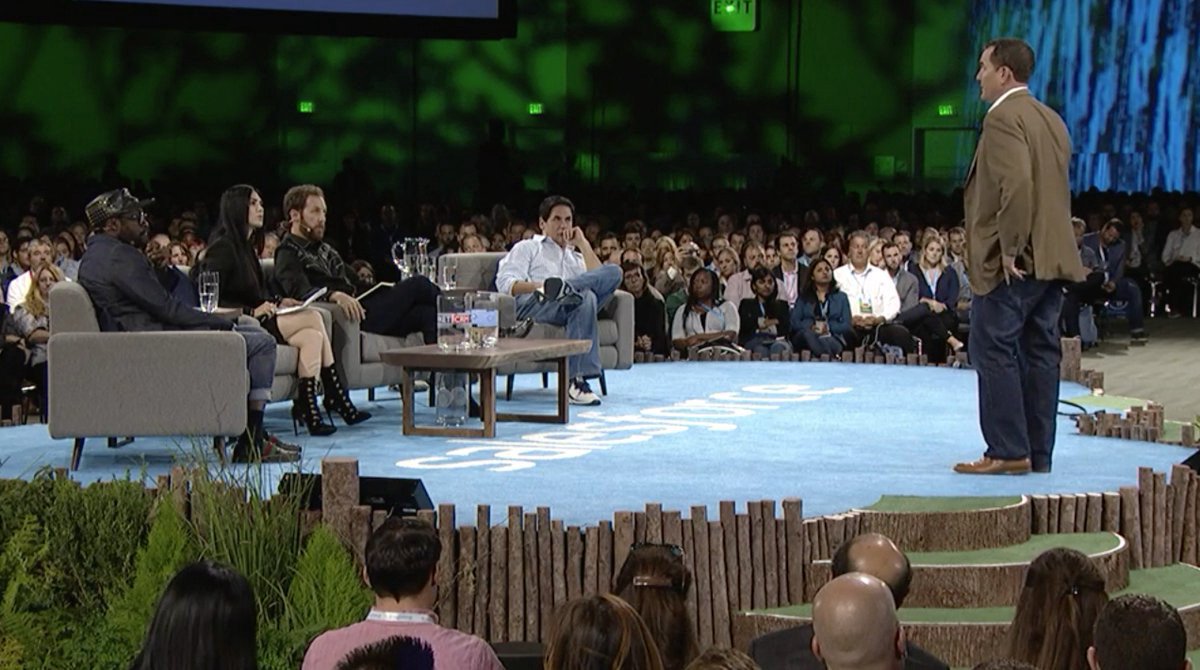 simplusnow's tweet photo. Have a big pitch coming up? Check out this awesome Salesforce resource on how to pitch a product to 7,000+ people! https://t.co/YZ6B7kAGex https://t.co/CLmmWeMiND