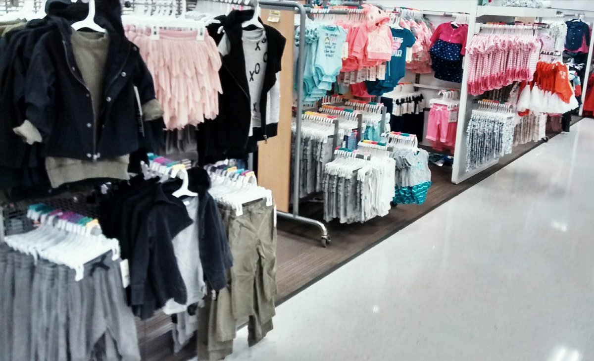 BenjArci's tweet photo. Afton streetwear for toddlers! @T1948 
@samlanders22  @manwaringcarley @rlomtg12 @JessMariex1031 @ashley_odietus https://t.co/HeMYq90Xah