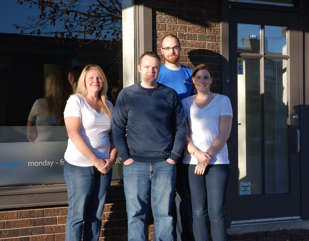 OakvilleBlue's tweet photo. Good Afternoon #Oakville! What can we #print for you on this beautiful day? #FamilyBusiness https://t.co/cwylCE2d98