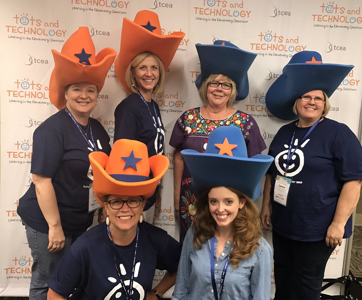 StacieFarr's tweet photo. Librarians Gone Wild!!  Learning lots and having a blast! #tceatots   @ButlerESLibrary @TammyLedesma @bkruckem @marilynggg @aisdlibsrv https://t.co/9E66vSyHKm