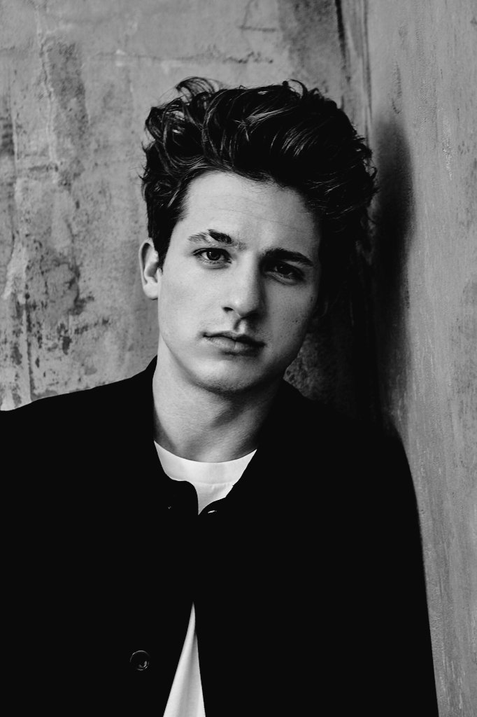 Axil Levozzi  { 📸 }

Never give up on something you really want. It's difficult to wait, but it's more difficult to regret...