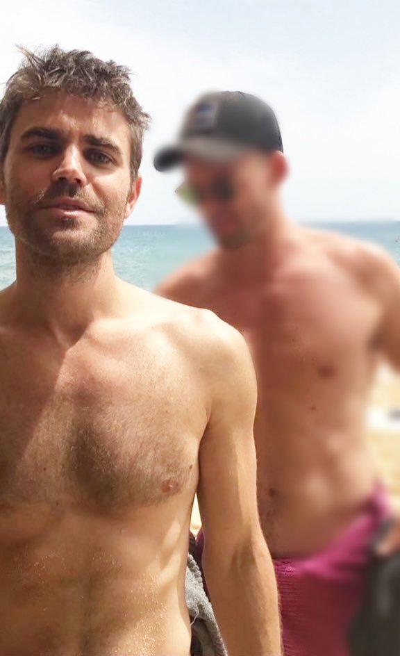 Louvado e abençoado seja Paul Wesley, apreciem a beleza e perfeição desse homão da porra