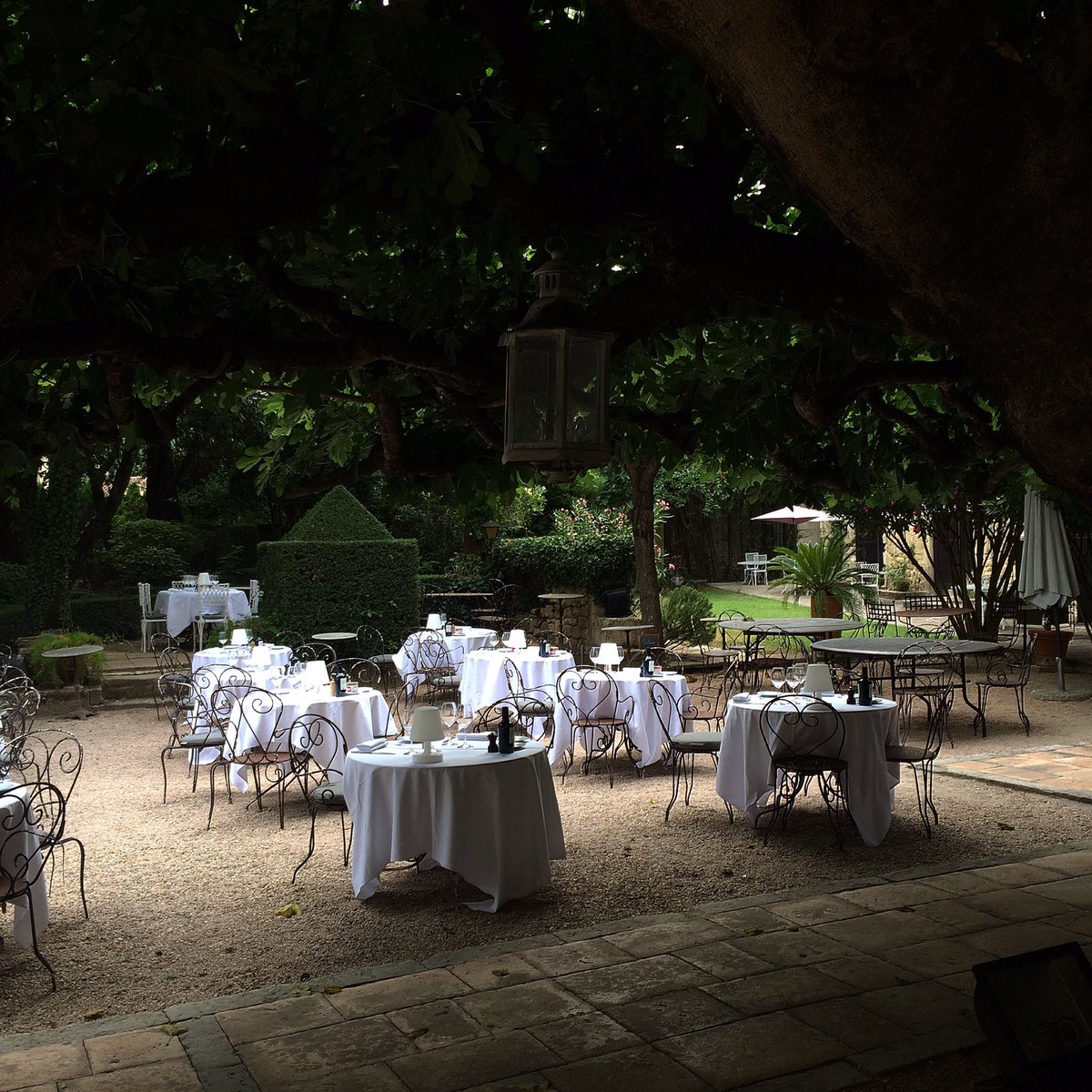 les_curiosites's tweet photo. À venir sur le blog, notre escapade au chateau d'Arpaillargues pour les 26 ans de mon chéri 😘 https://t.co/mmErSnVb6Z