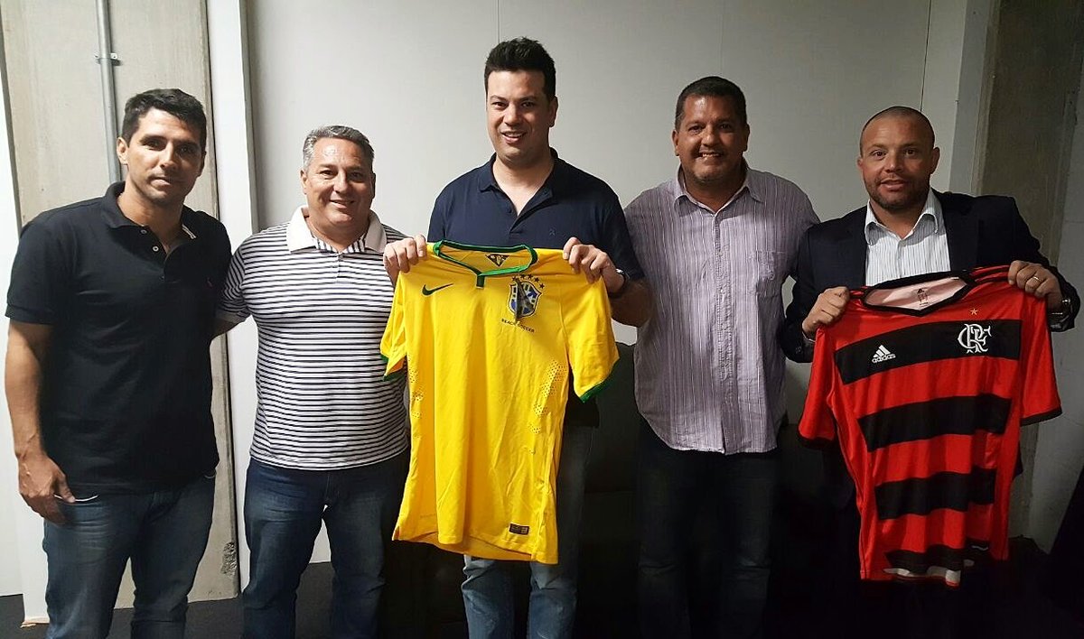 Tulio, diretor do Flamengo BS, teve uma reunião com o Ministro do Esporte Leonardo Picciani para tratar do desenvolvimento do Beach Soccer.