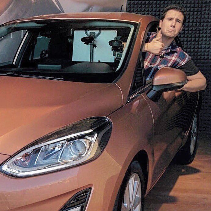 Sono finito nel nuovo spot di <a href="/forditalia/">Ford Italia</a> #SocialTrack #FordFiesta 👍🏾 <a href="/ValeFancazzista/">ValerioFancazzista</a> @robforchetta