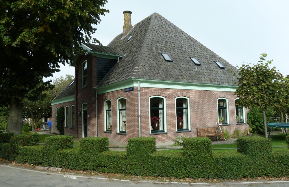 Wijdenes is een landelijk dorp gelegen aan het Markermeer. Het dorp kent vele bezienswaardige boerderijen. westfriesland.nl/?Categorie=Toe…
#Wijdenes