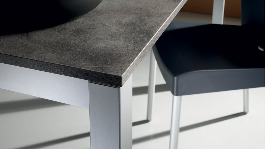 scavolininy's tweet photo. Experience the beauty, durability &amp; versatility of an expanding Aliseo table and matching chair set in your #ScavoliniKitchen! #dreamkitchen https://t.co/NgZ4ezvVFk