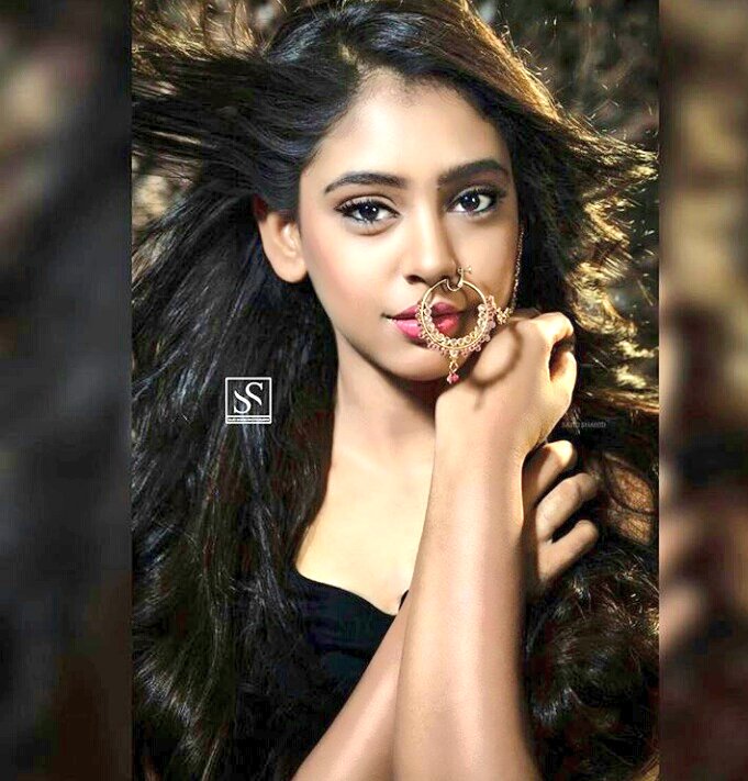 simply_tammy18's tweet photo. She wore her scars as her best attire
A Stunning beauty made of hellfire
🔥🔥🔥🔥🔥
@niti_taylor 💖
#FierceGoddess⚡⚡ https://t.co/20N7SJvYkb