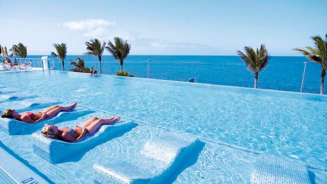 JordanIngleby's tweet photo. 27 days until we can finally relax @chelseaharperr #buzzing #riugrancanaria https://t.co/007MJV64io
