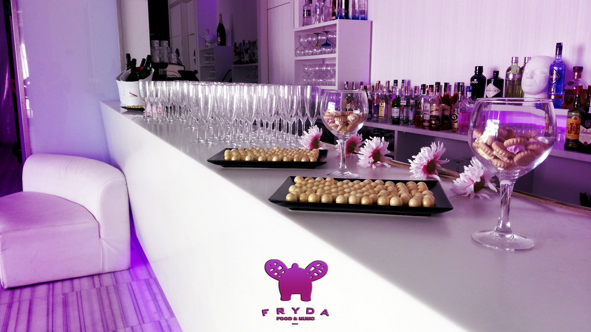 FrydaVickyO's tweet photo. Viernes y Sábado CENA en #FRYDA #Restaurante! #LISTA, #VIP y #CENAS: 625 899 445 #valencia ®️ #vickyoliver #foodie #food #FrydaSummer https://t.co/xysRuajRus