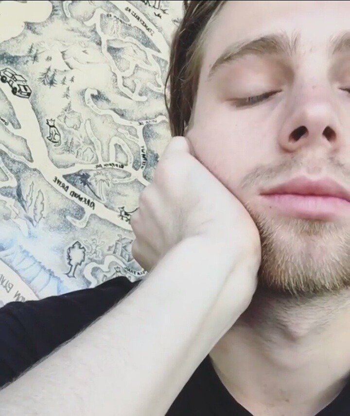MaijaKoko's tweet photo. Waiting for 5SOS to come back &amp; start their gigs &amp; be more active on social media like ... https://t.co/Bxm3rlC5aH