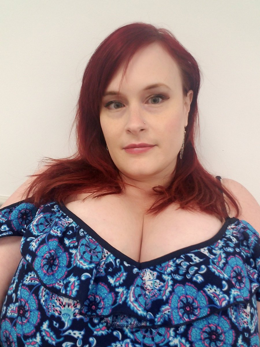 Asstyn Martyn on Twitter: "Doctor's office waiting room selfie ...