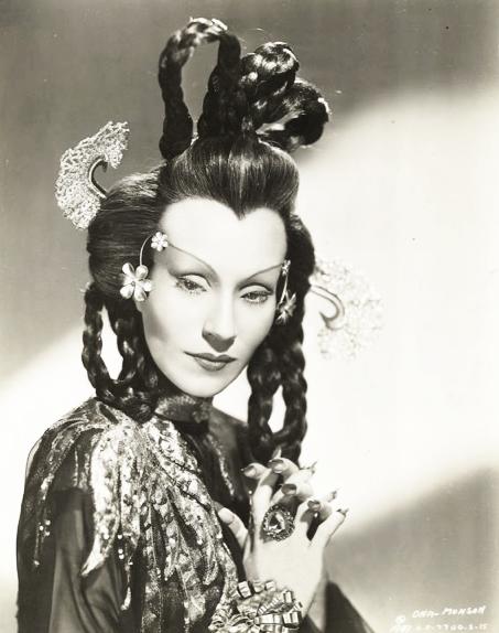 MrFATWVideo's tweet photo. #OnaMonson in #yellowface makeup as 'Mother' Gin Sling in from #TheShanghaiGesture. Racist connotations? (https://t.co/0v65InKuys) https://t.co/gQZsvSzR2P