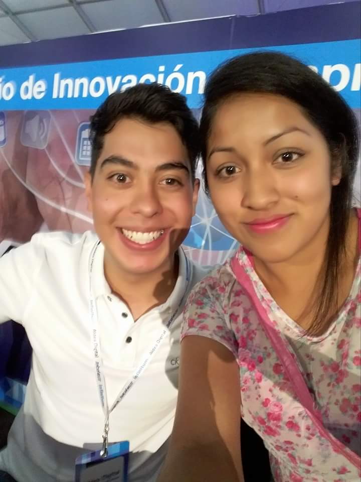 Anny_Psy's tweet photo. @serch_pr El mejor día de mi vida
Una gran persona!!!!
#Ivansfull500k https://t.co/nBfSZmLwnL
