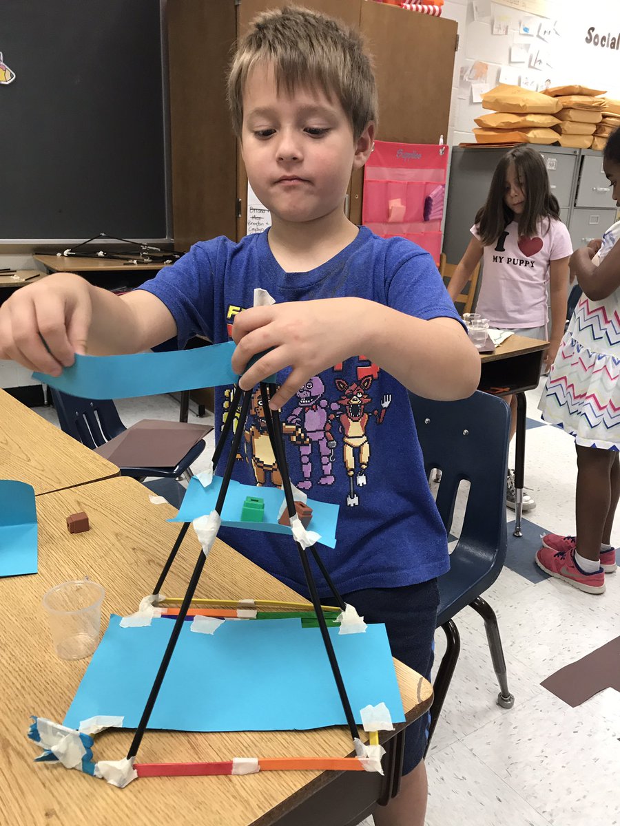 amberpeacock30's tweet photo. More architectural engineer fun!  #SummerOfLearning2017 https://t.co/QTguEtxjjx