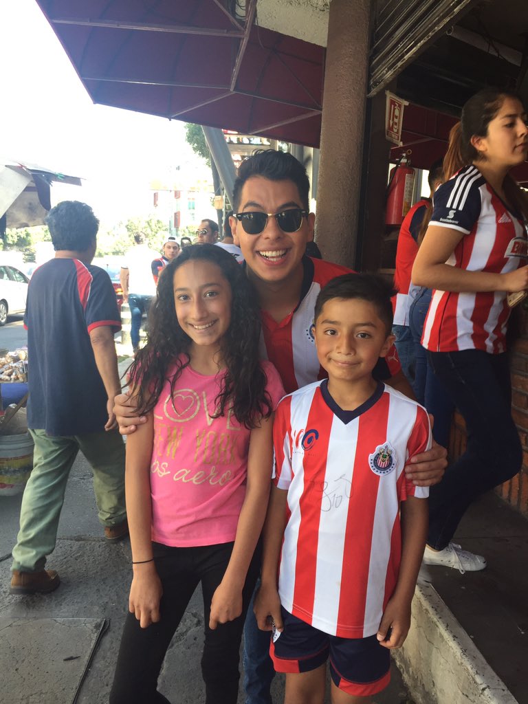betzi210180's tweet photo. @serch_pr #Ivansfull500K con mis chiquillos, el niño tu seguidor! https://t.co/3U1H21C02l