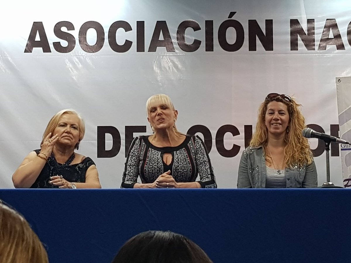 6666taz's tweet photo. #Conferencia @conciertos66 @hugomejuto  @valerialynch  @eloyhm  @ANLM5 @TMetropolitanMx el 21
#AleMostra https://t.co/OpxTBJh93n
