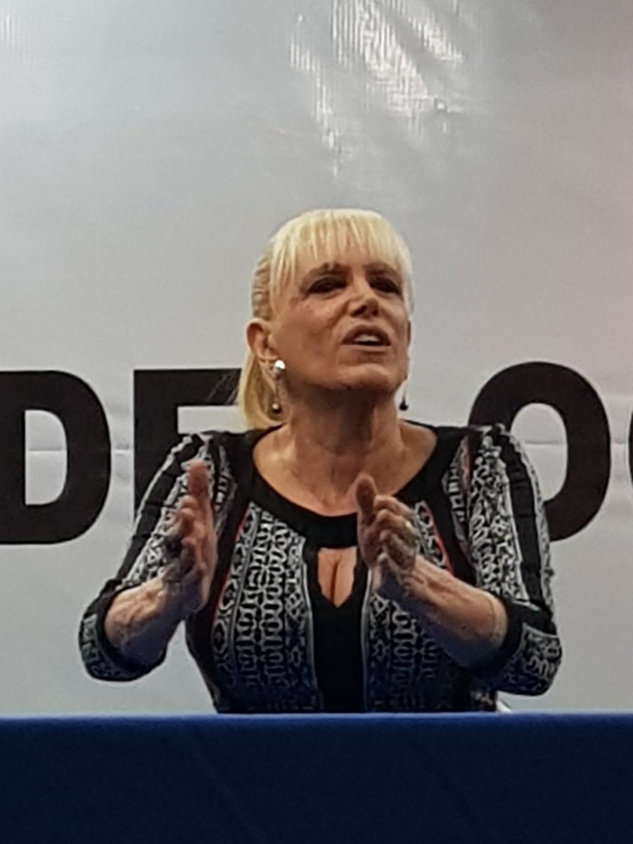 6666taz's tweet photo. #Conferencia @conciertos66 @hugomejuto  @valerialynch  @eloyhm  @ANLM5 @TMetropolitanMx el 21
#AleMostra https://t.co/OpxTBJh93n